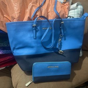 Electric Blue Michael Kors Handbag and wallet bundle 💙